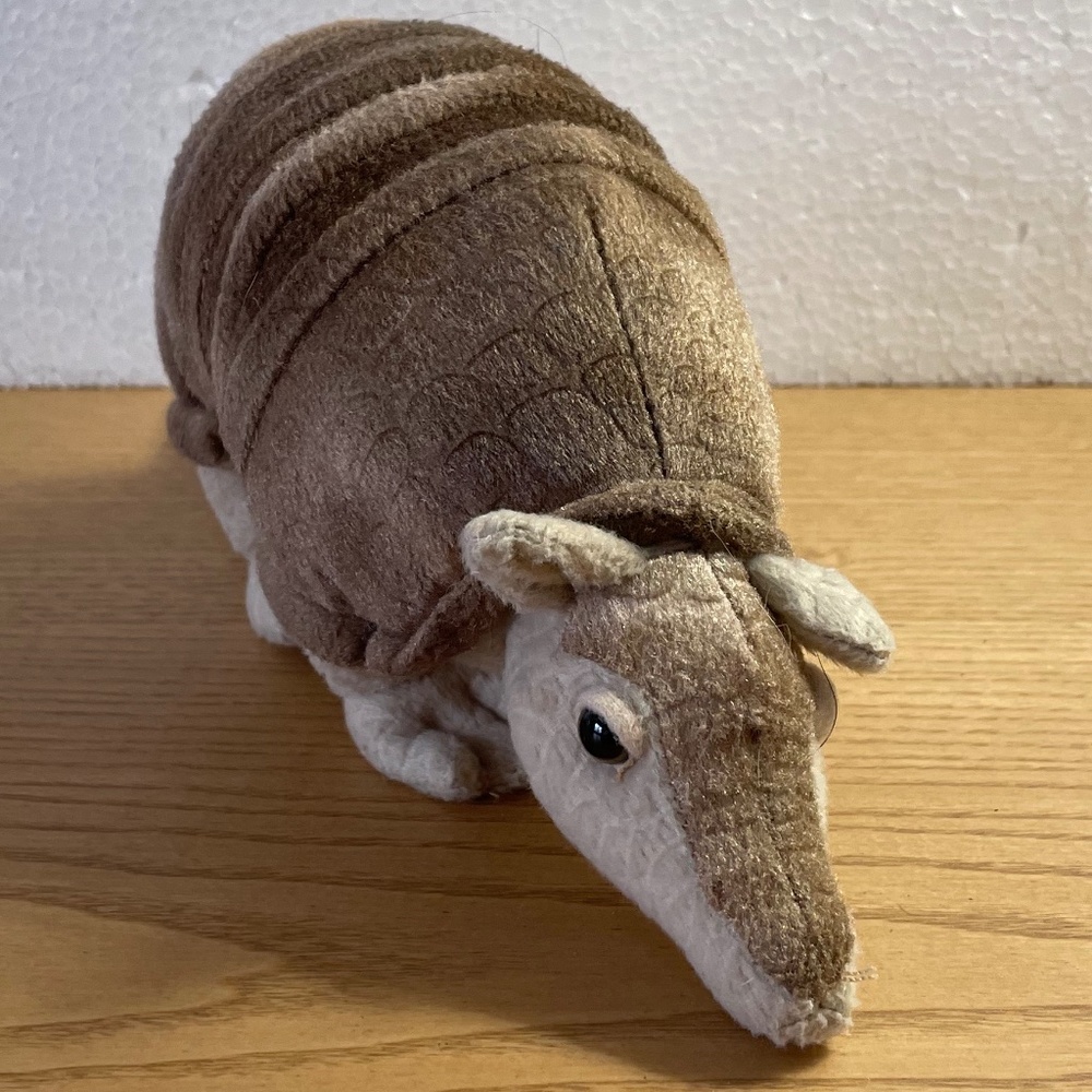 The Petting Zoo Armadillo Plush Realistic Brown Stuffed Animal 11” inch Toy 2017